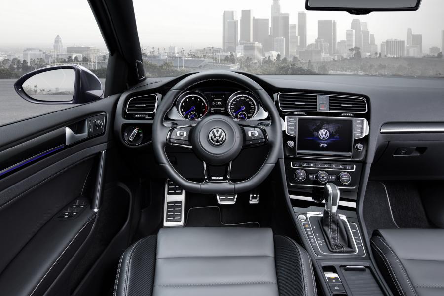  Volkswagen Golf R Variant 2015 года  (фото 10 из 25)